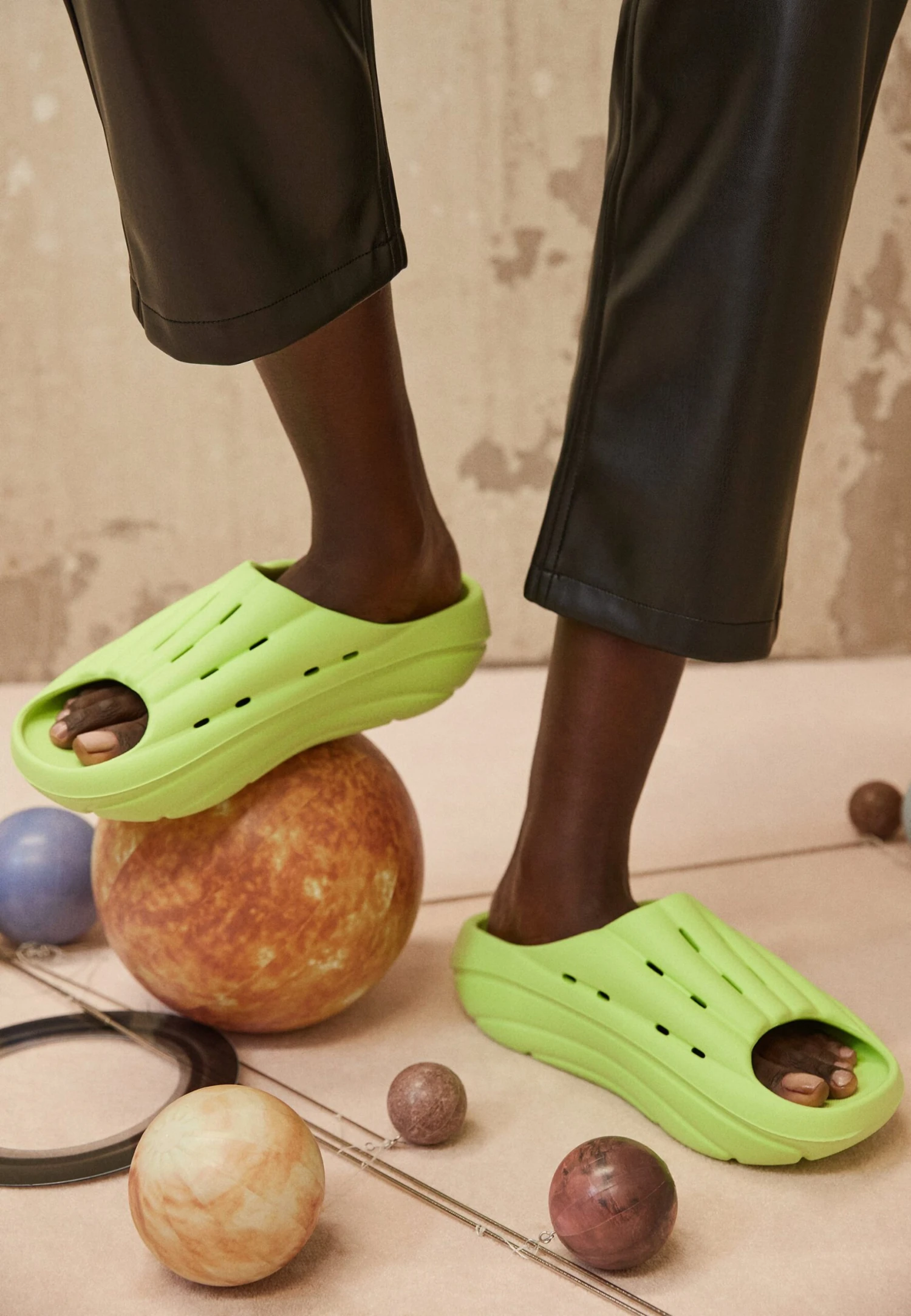 Ugg Foamo Slide - Muiltjes - Pale Chartreuse 2 Ugg Foamo Slide - Muiltjes - Pale Chartreuse - Afbeelding 2