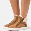 Ugg Alameda Mid Zip - Sneakers Hoog - Chestnut 13 Ugg Alameda Mid Zip - Sneakers Hoog - Chestnut -Ugg Winkel f093e952a97b474c94fb3dabad8ed3a1