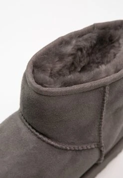 Ugg Classic Mini - Korte Laarzen - Grey -Ugg Winkel f8f0c182638a44b6a793e1f348a84e93