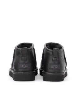 Ugg Korte Laarzen - Nero -Ugg Winkel fd30a310a4784f7187e3791c53986639