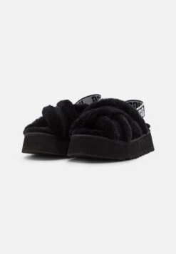 Ugg Disco Cross Slide - Pantoffels - Black 8 Ugg Disco Cross Slide - Pantoffels - Black -Ugg Winkel fdcd402628cc4ce782e7cc9ad955a2d5